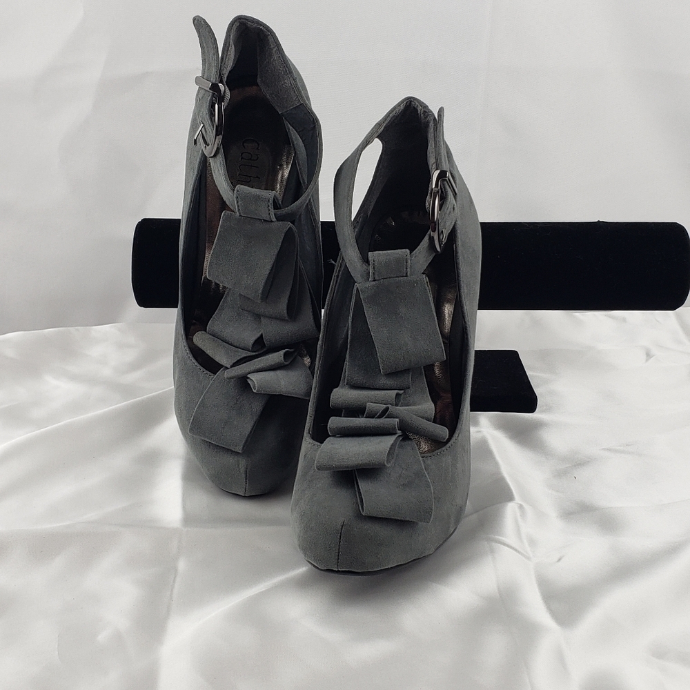 3.5" Gray platform pumps w ruffles and ankle strap